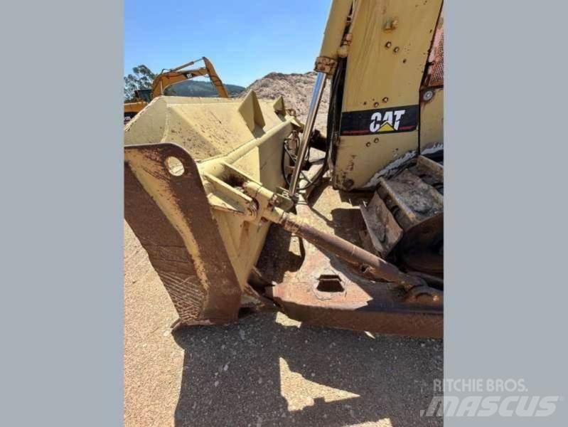 CAT D6H Buldožeri guseničari