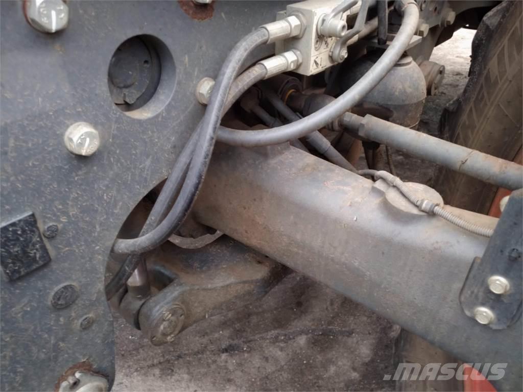 Kubota M7151 Traktori