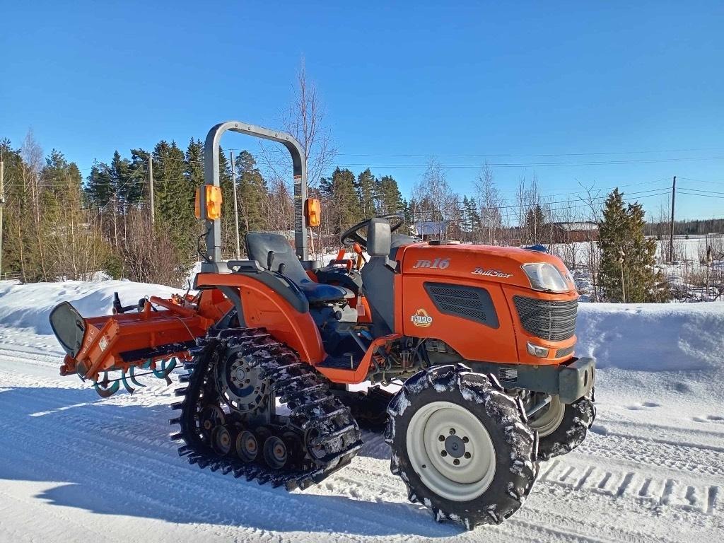 Kubota JB 16-PC Traktori