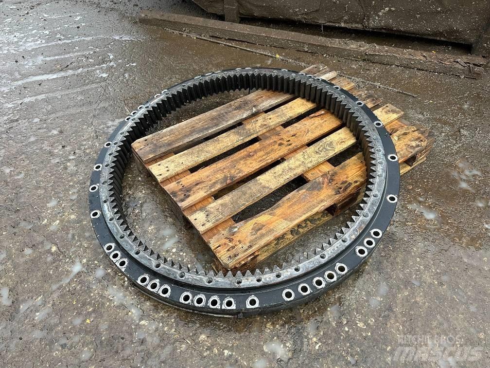 CAT 323 slew ring Osovine