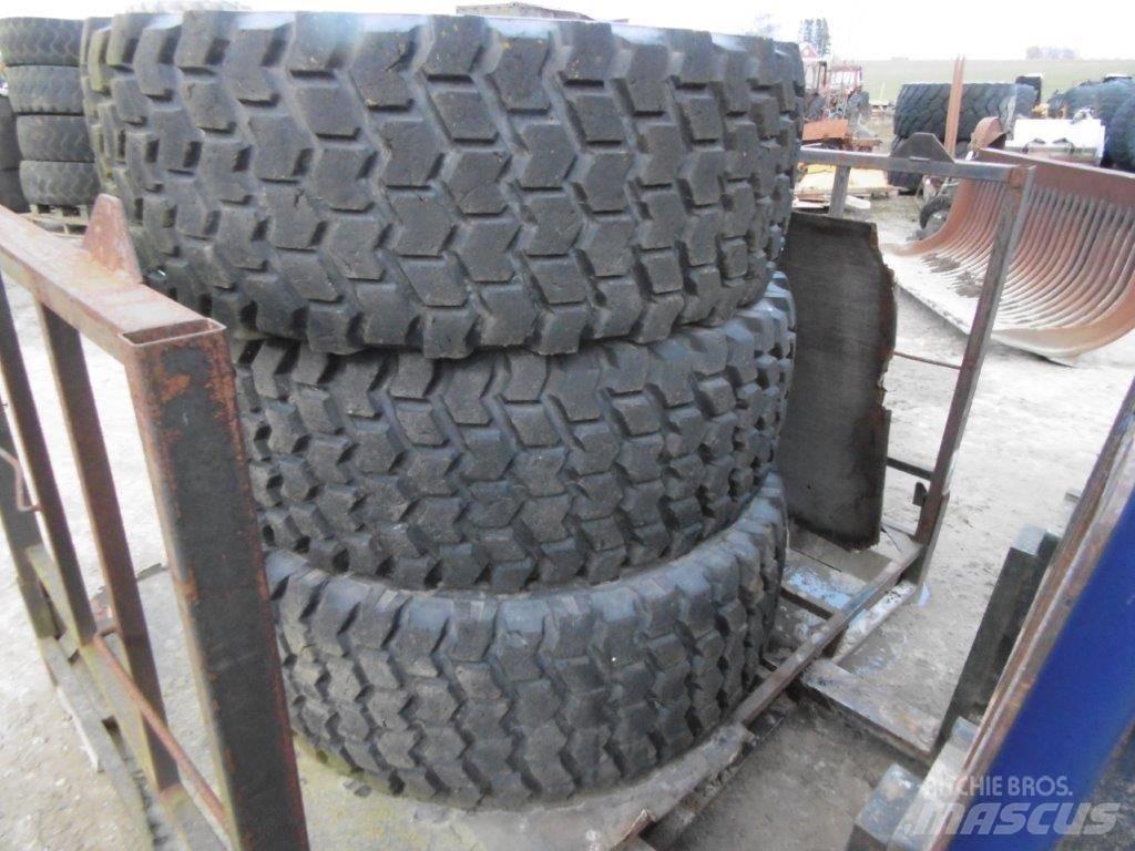 Nokian 20,5x25 Gume, točkovi i felne