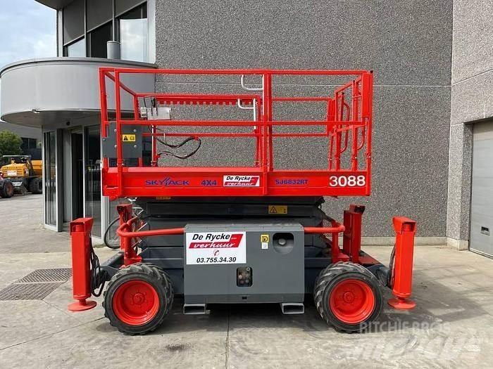 SkyJack SJ6832RT Makazaste platforme