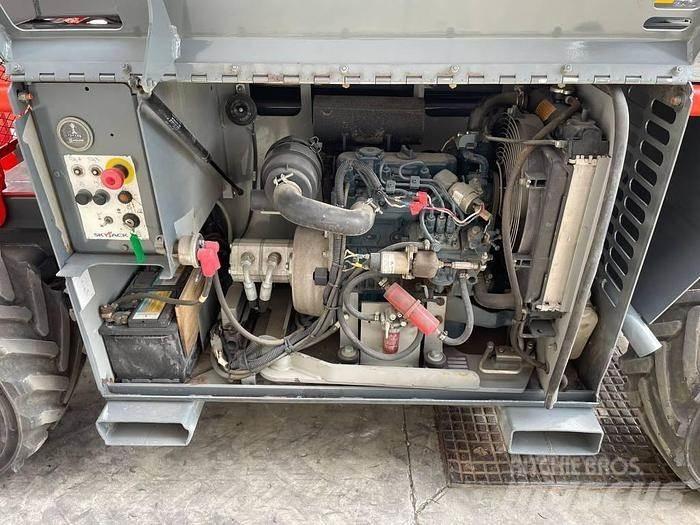 SkyJack SJ6832RT Makazaste platforme
