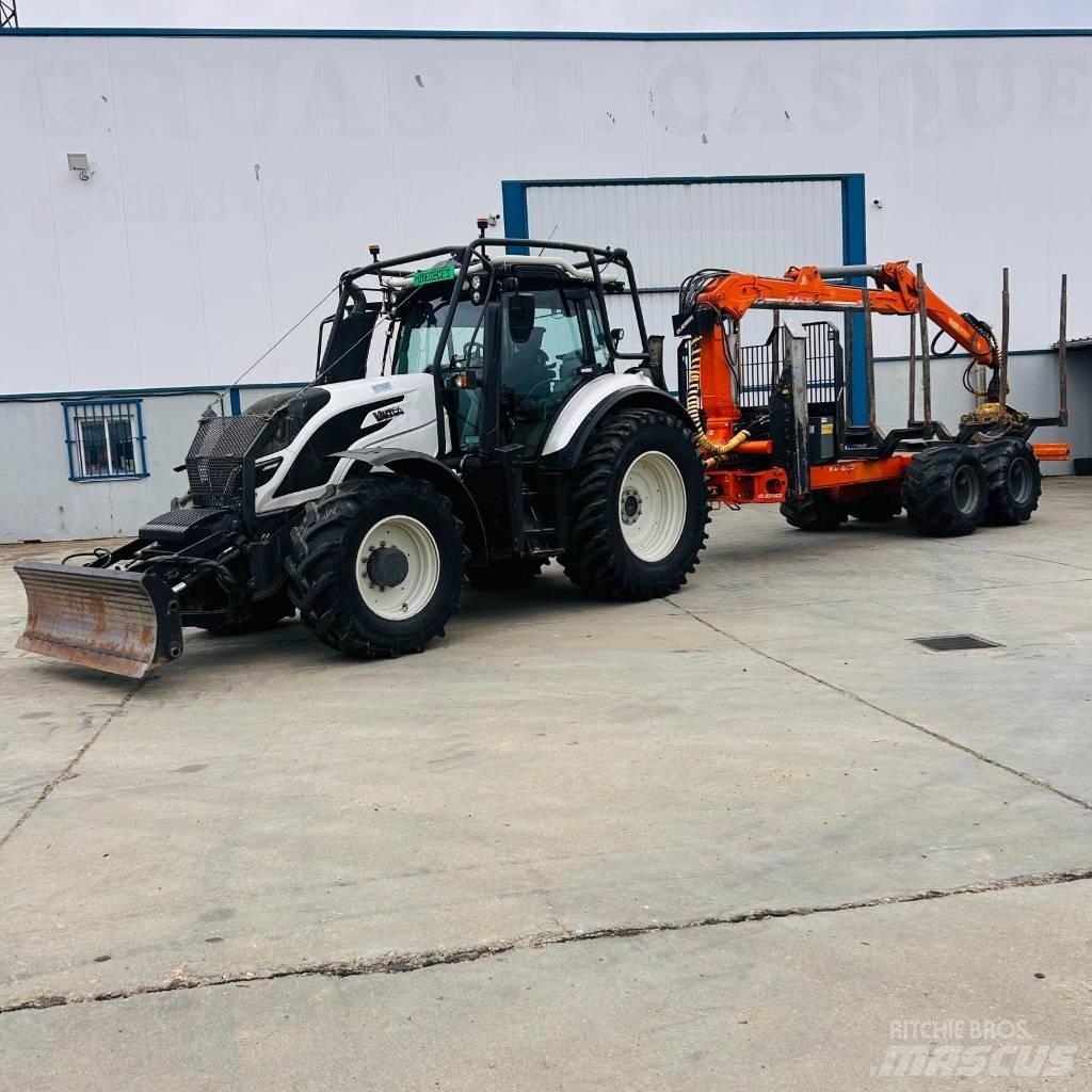 Valtra T 174 Traktori