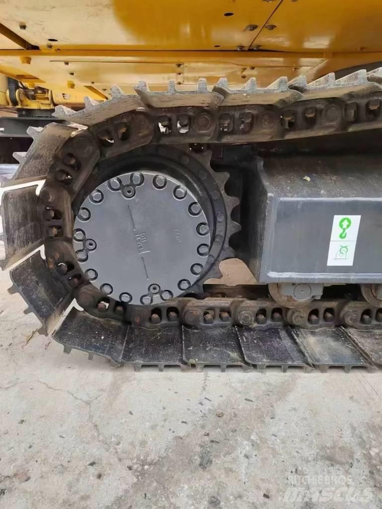 Komatsu PC 200-8 Bageri guseničari