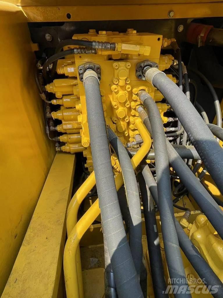 Komatsu PC 200-7 Bageri guseničari