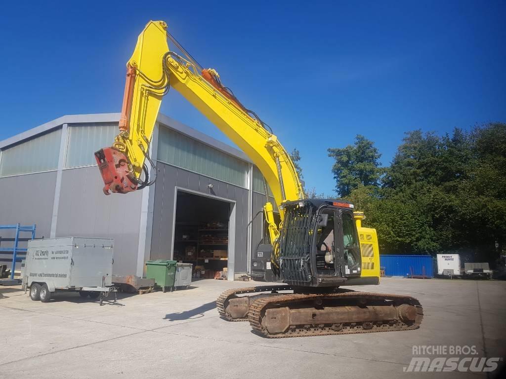 Hitachi ZX225USLC-5 Bageri guseničari