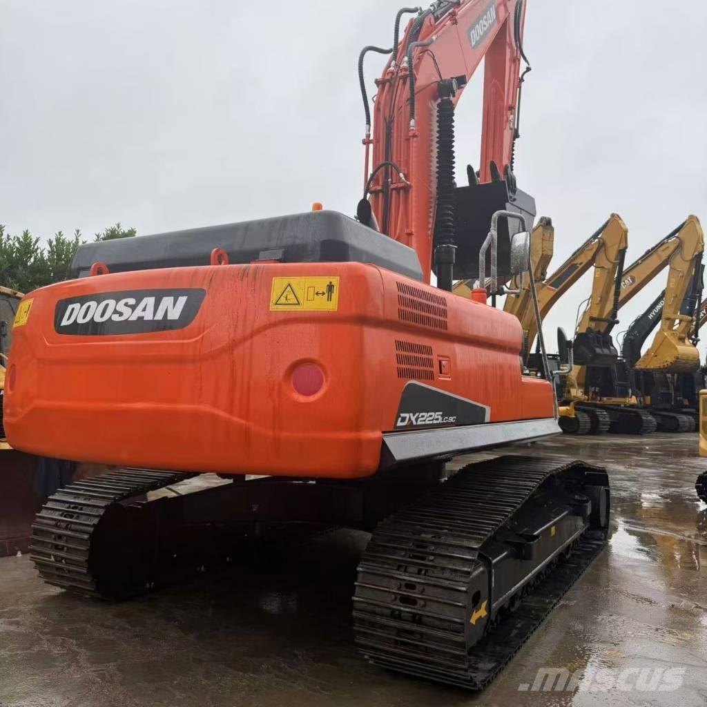 Doosan DX 225 Bageri guseničari