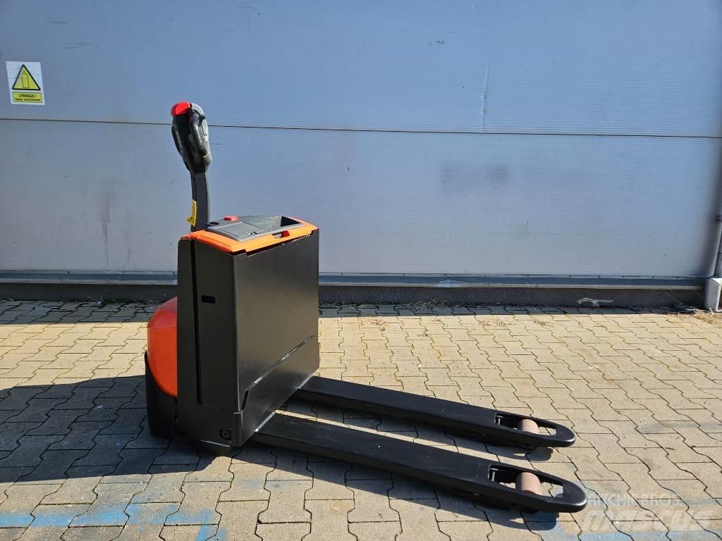 BT LWE 140 Nisko podizni električni viljuškar