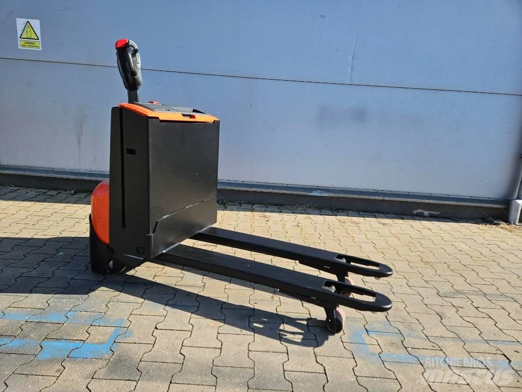 BT LWE 140 Nisko podizni električni viljuškar