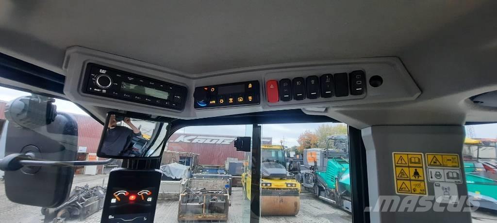 CAT 906 Utovarivači na točkove