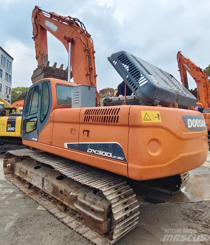 Doosan DX 300 LC Bageri guseničari