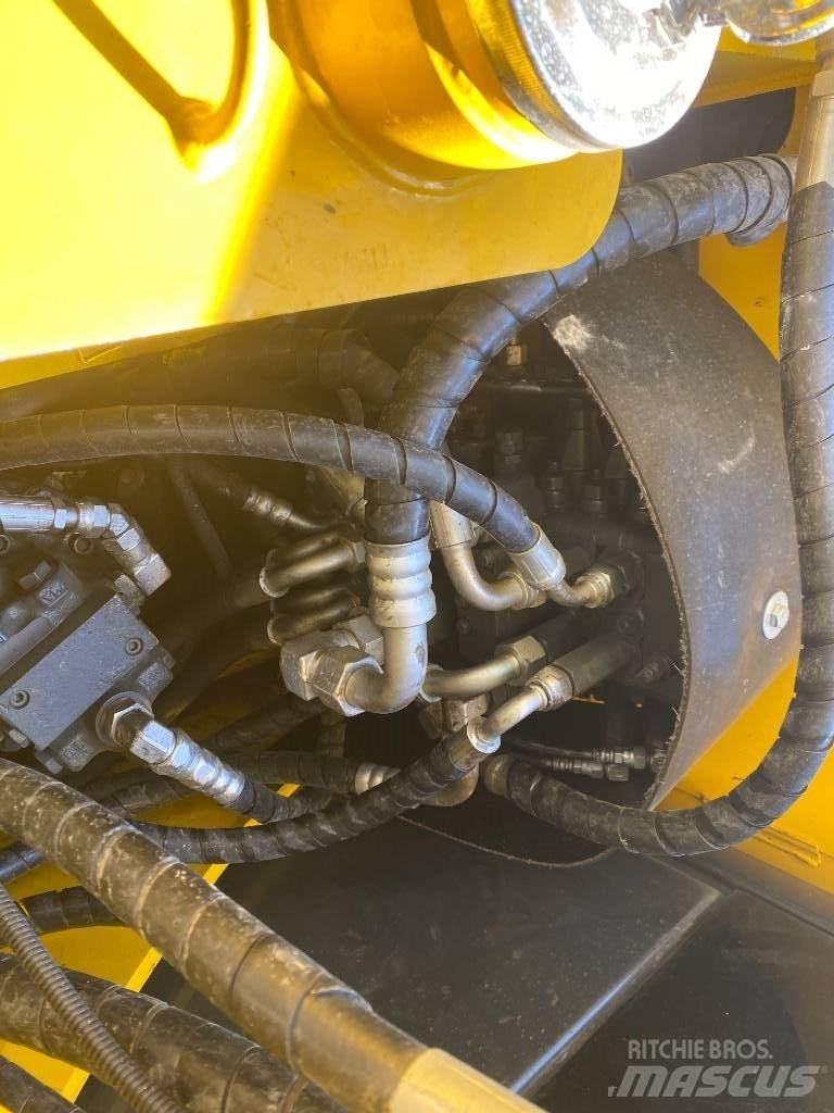 Komatsu 70-8 Bageri guseničari