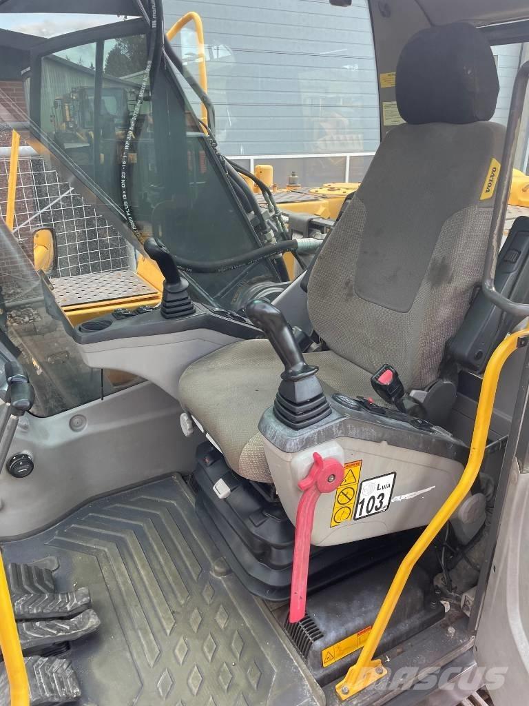 Volvo EC210CL Bageri guseničari