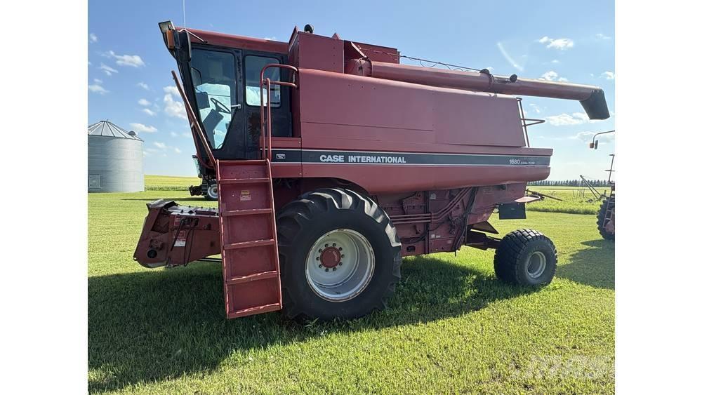 Case IH 1680 Kombajni