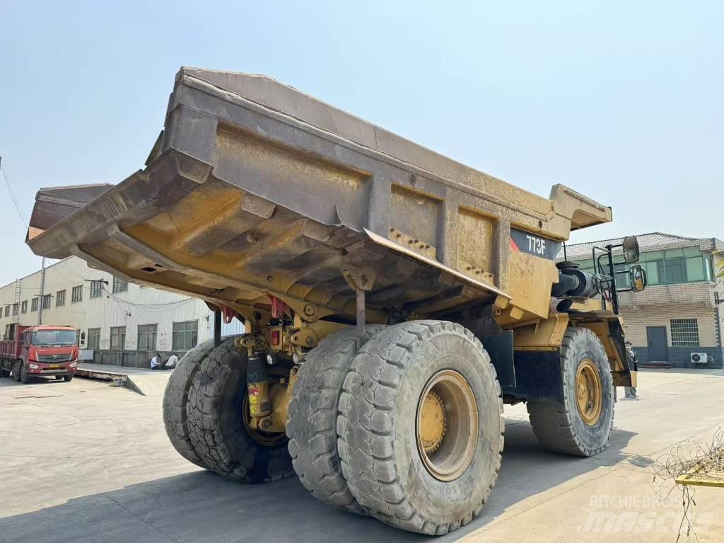 CAT 773 F Zglobni damperi
