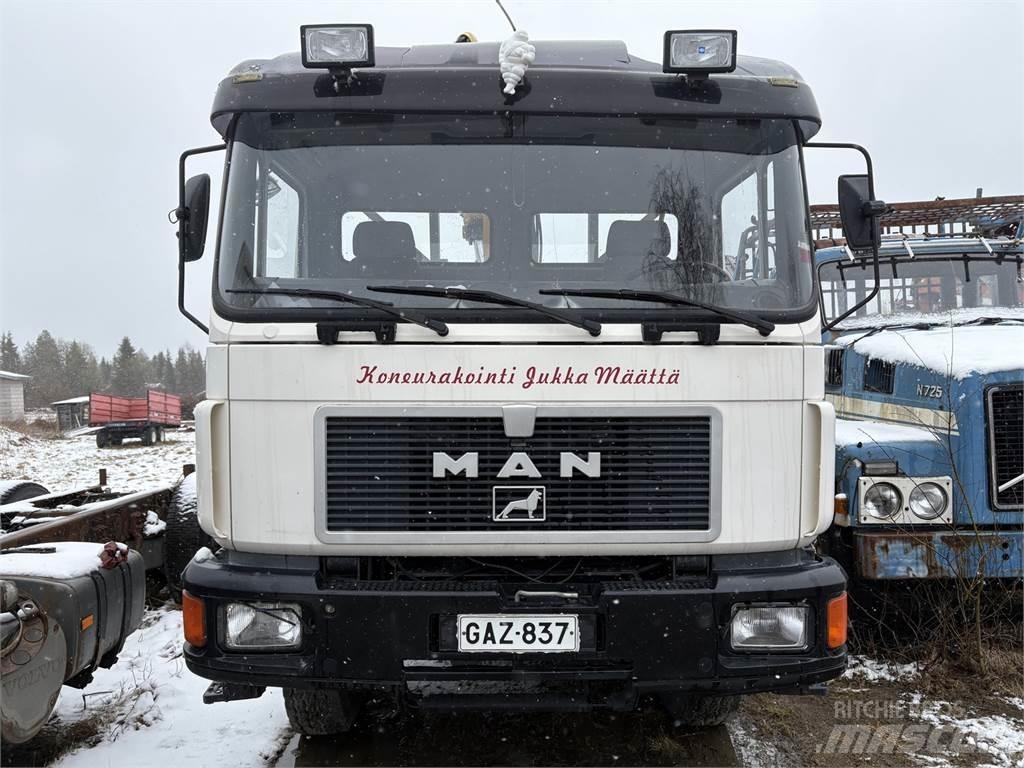 MAN 4*4 Kamioni sa kranom
