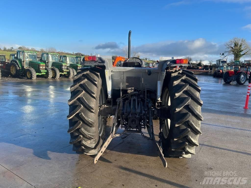 Massey Ferguson 390 Traktori