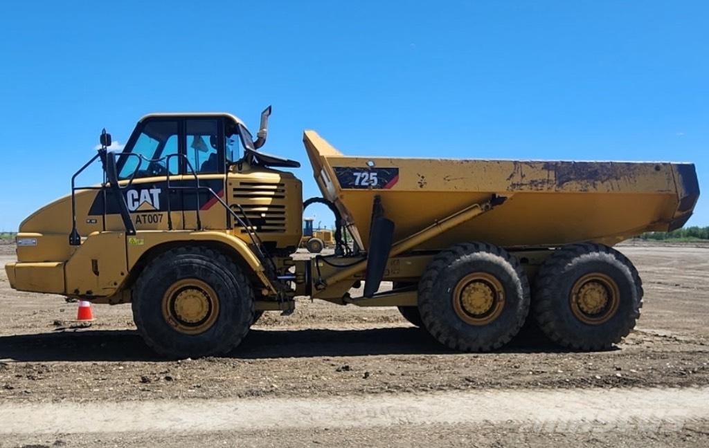CAT 725 Zglobni damperi