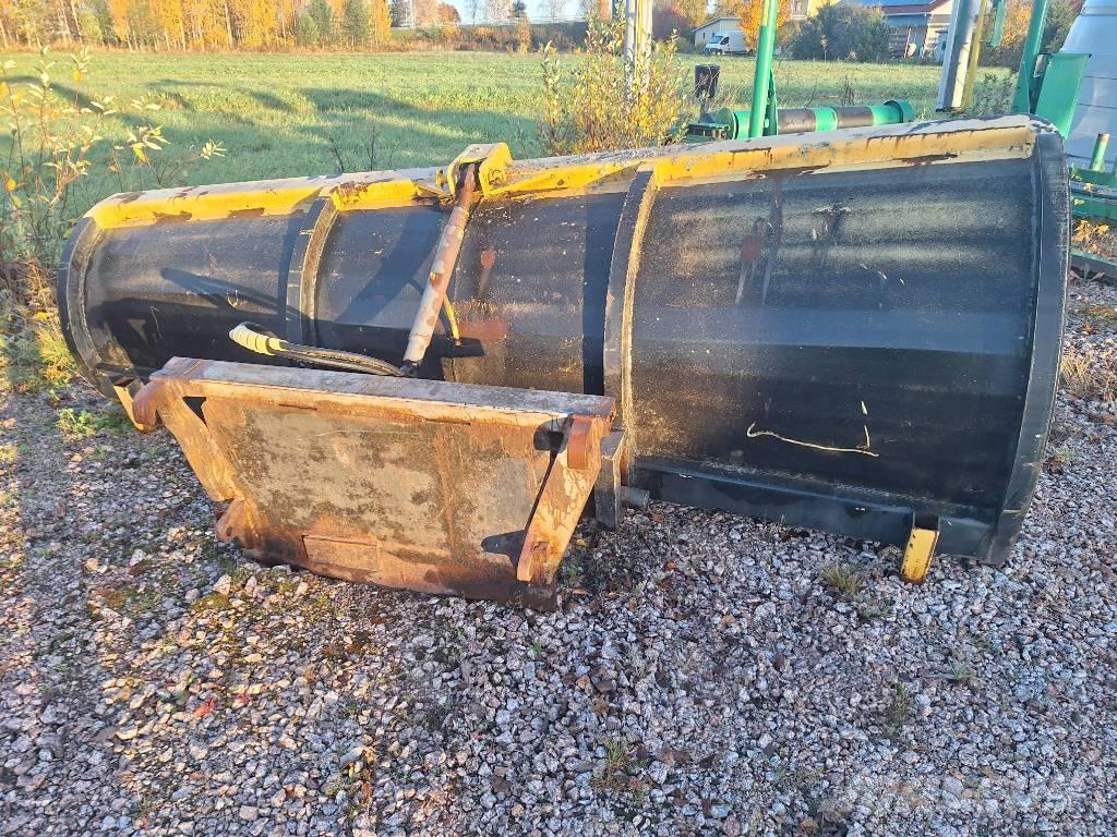 OMT 300 Snežne daske i plugovi