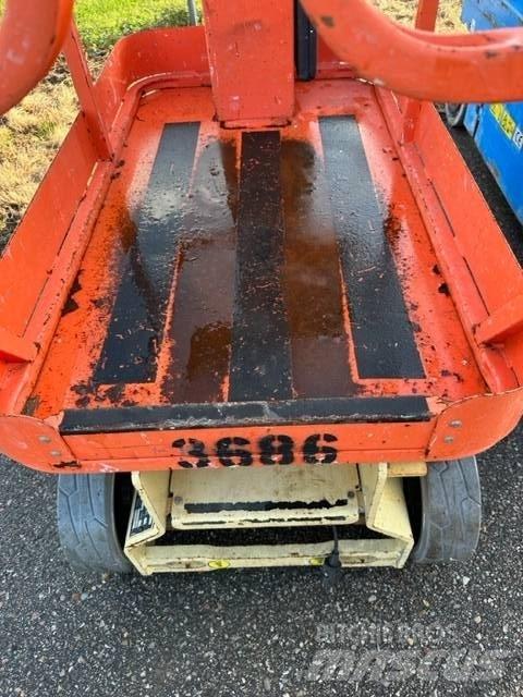 JLG 1230 ES Jarbolne penjajuće platforme