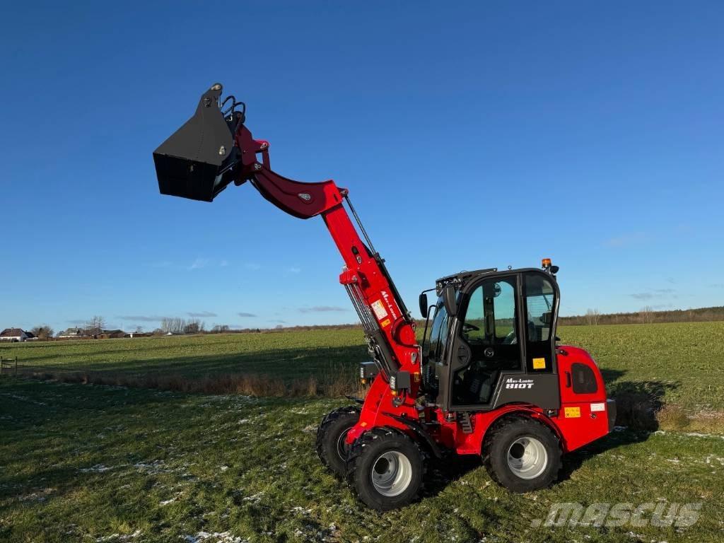  Max Loader 810 T Mini utovarivači
