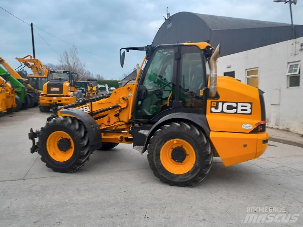JCB TM 320 S Poljoprivredni teleskopski utovarivači