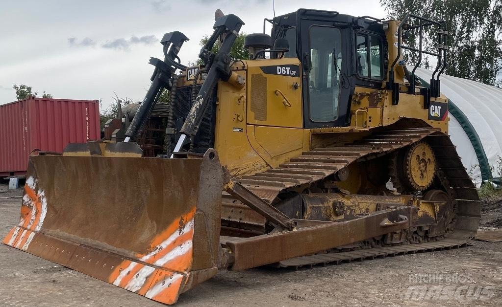 CAT D 6 T LGP Buldožeri guseničari
