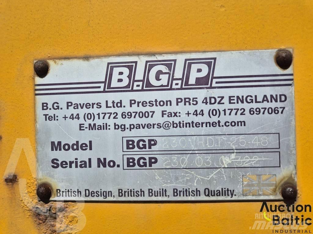  BGP 230 Asfaltni finišeri