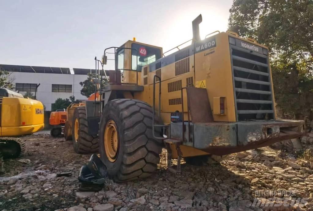 Komatsu WA 600 Utovarivači na točkove