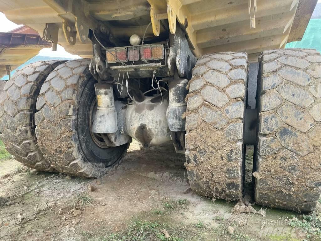 Komatsu HD 605-7 Kruti damperi