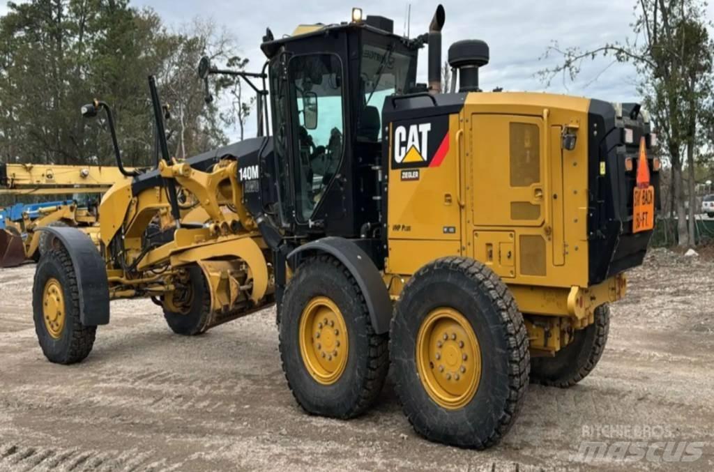 CAT 140M2 AWD Grejderi