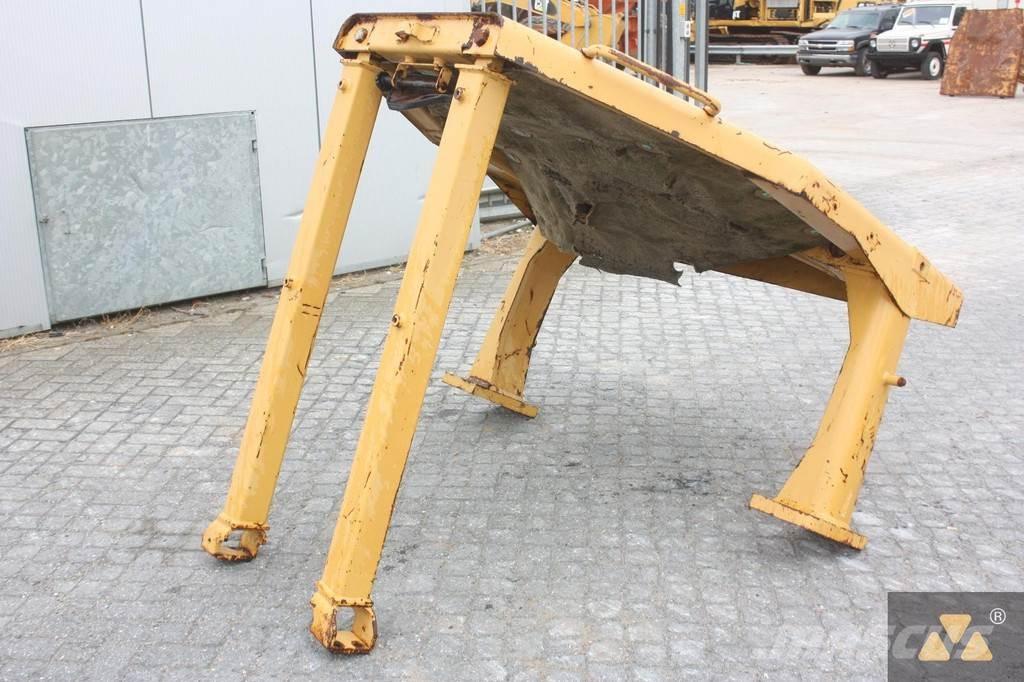 CAT D8N O-rops cab Kabine i unutrašnjost