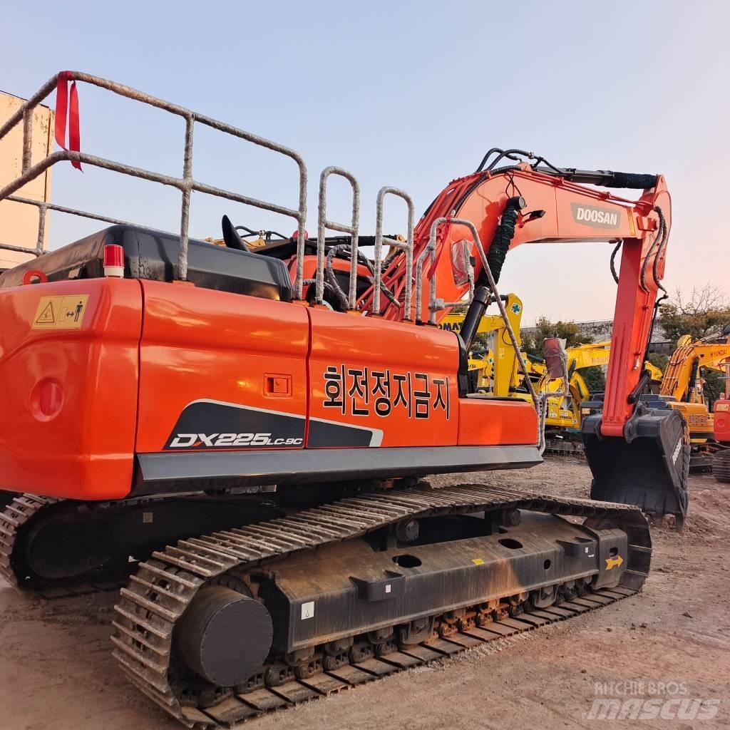 Doosan 225 LC Bageri guseničari