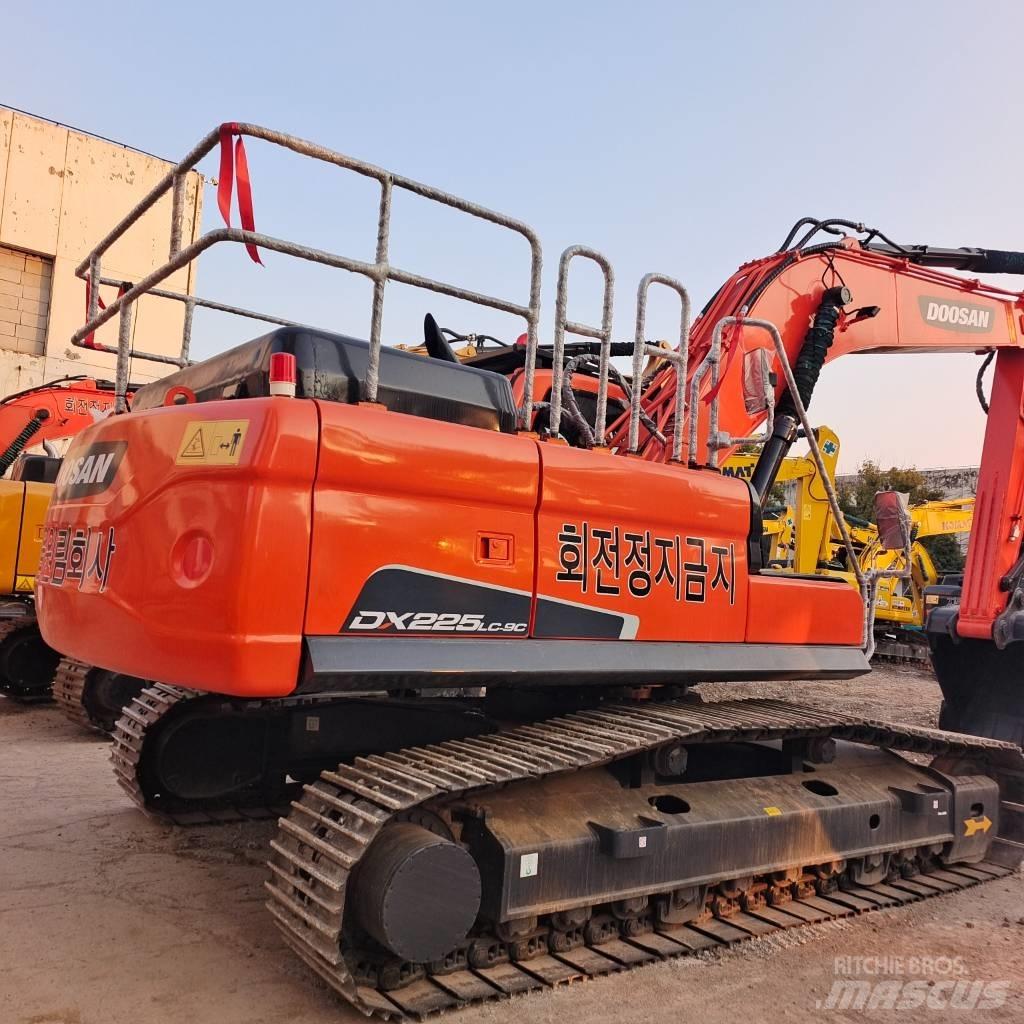 Doosan 225 LC Bageri guseničari