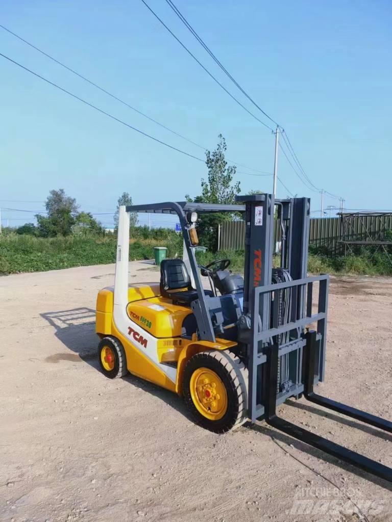 TCM FD30 Dizelski viljuškari