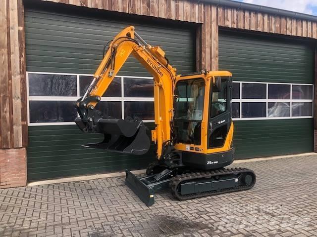Hyundai R25Z-9AK Mini bageri < 7t
