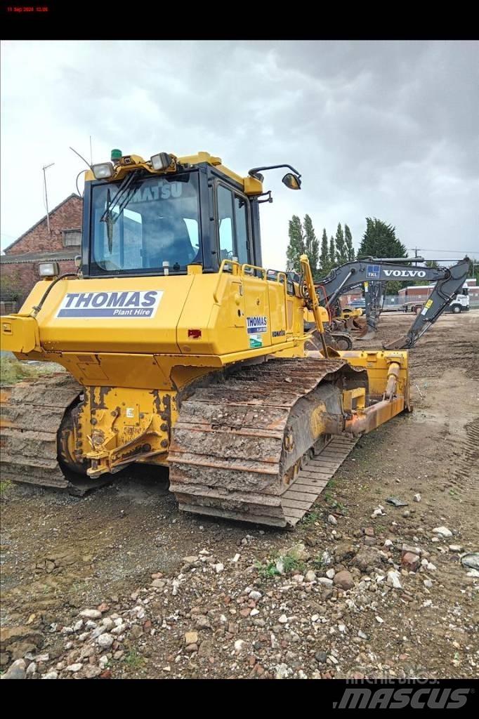 Komatsu D 65 PX-18 Buldožeri guseničari