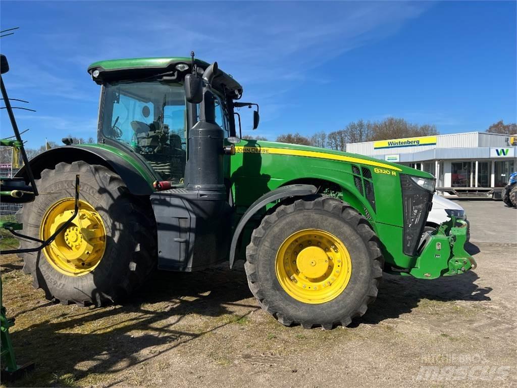 John Deere 8320 R Traktori
