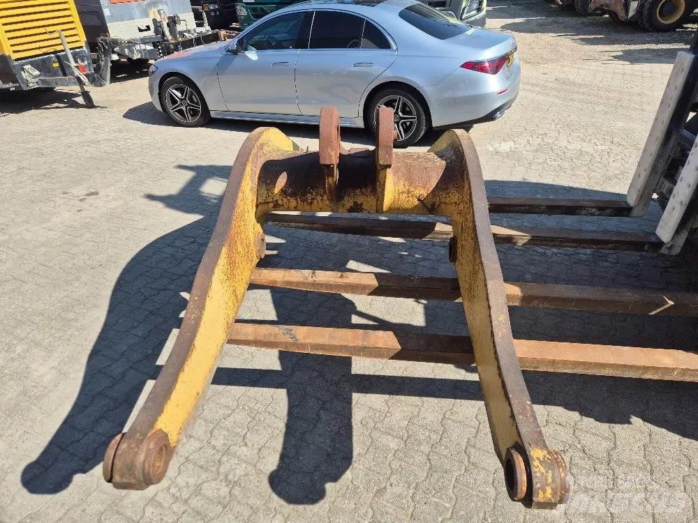 CAT 966G Menjači