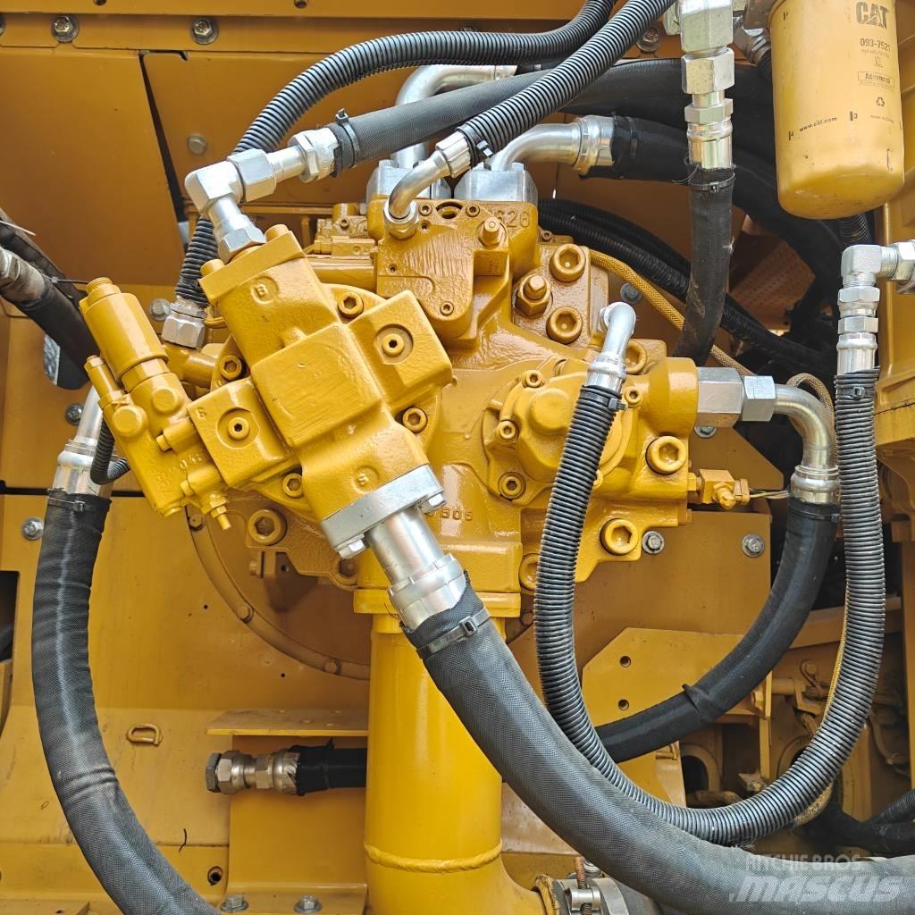 CAT 336D2 Bageri guseničari