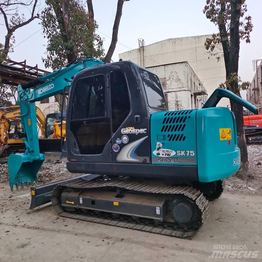 Kobelco SK75 Midi bageri 7t – 12t