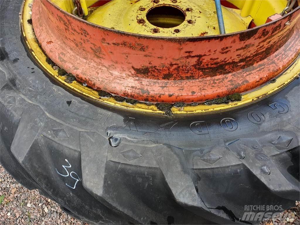Goodyear 136-38 x2 Gume, točkovi i felne