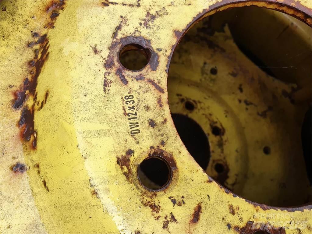 Goodyear 136-38 x2 Gume, točkovi i felne