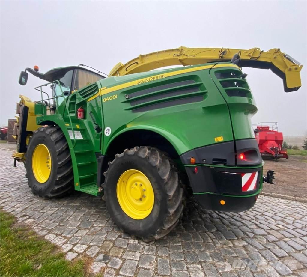 John Deere 8400i Mašine za stočnu hranu sa sopstvenim pogonom