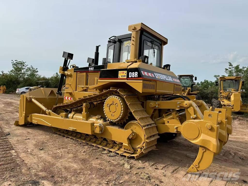CAT D8R Buldožeri guseničari