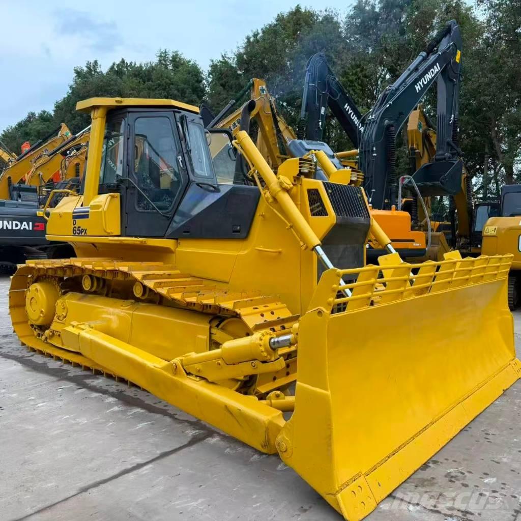 Komatsu D65PX-12E Buldožeri guseničari