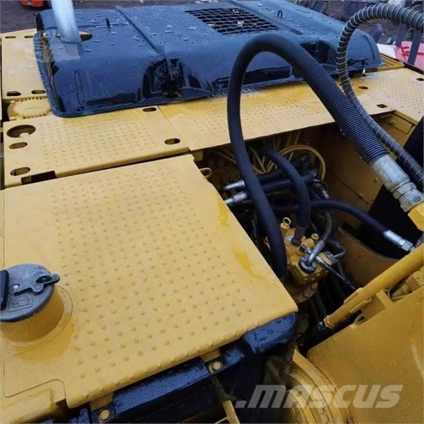 CAT 320D Bageri guseničari