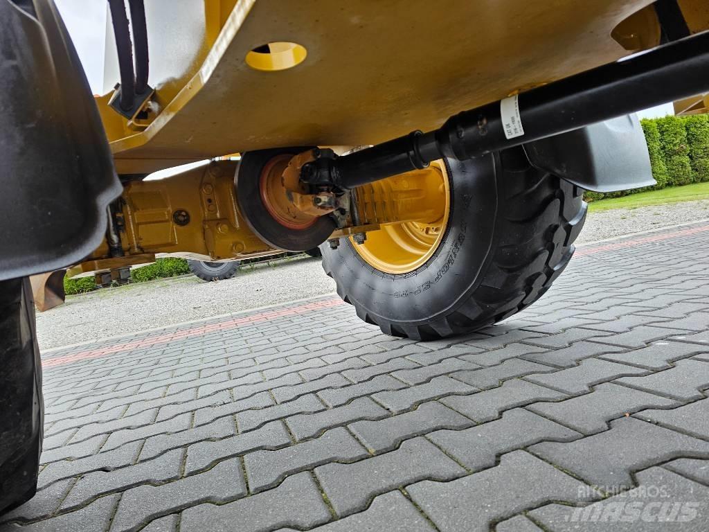 CAT 906 M Utovarivači na točkove