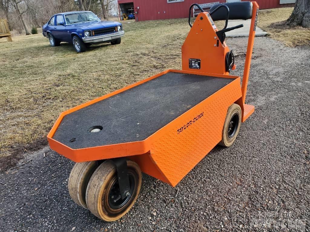 Taylor-Dunn SC100 Tegljači